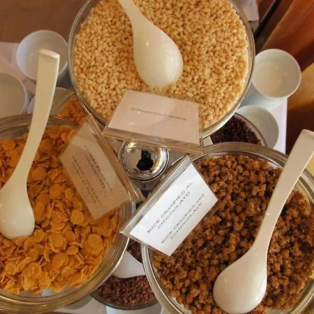 Апартаменти Modern With Stunning Seaview Terrace Бібіоне