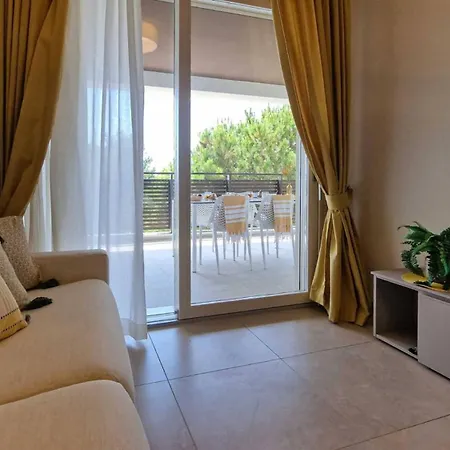 Daire Modern With Stunning Seaview Terrace